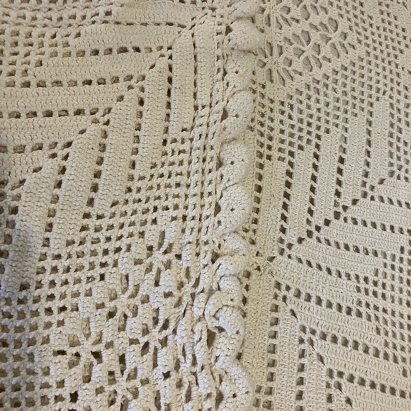 Hand crotched coverlet 82”x68”. - Picture 4 of 4